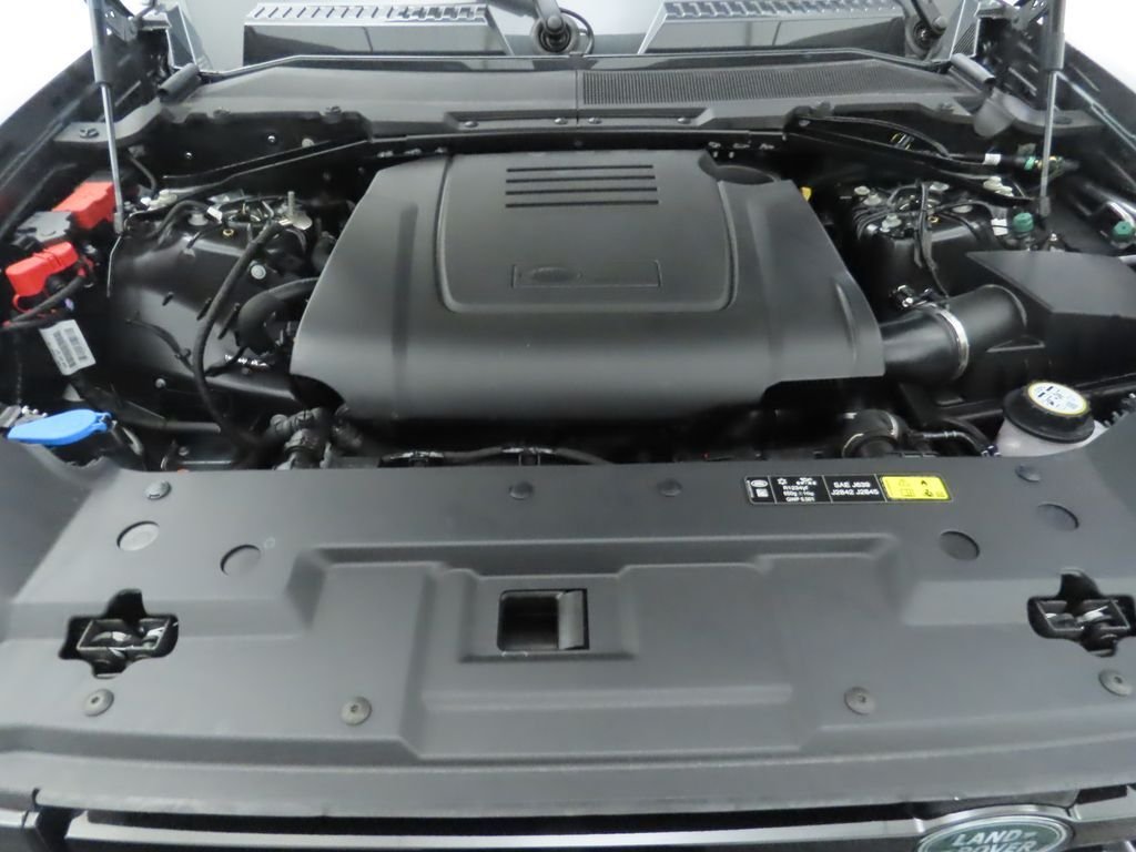 Used 2025 Carpathian Grey Prem Met Land Rover S image 31