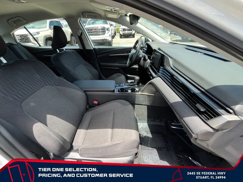 Used 2025 White Toyota LE image 20