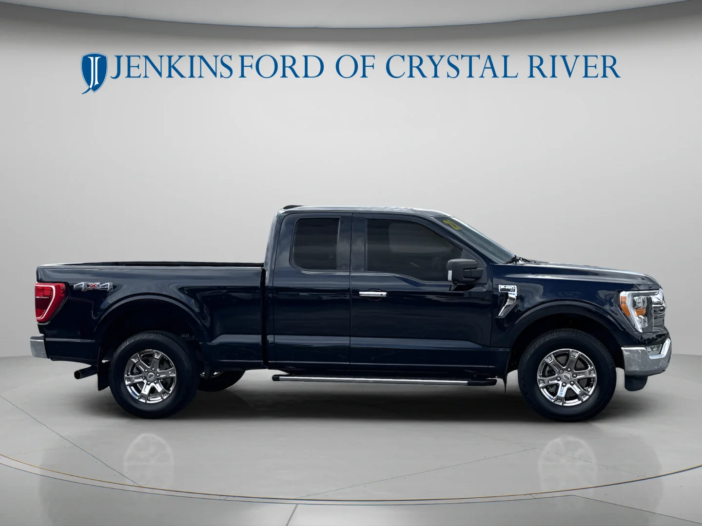 Used 2021 Antimatter Blue Metallic Ford XLT image 5