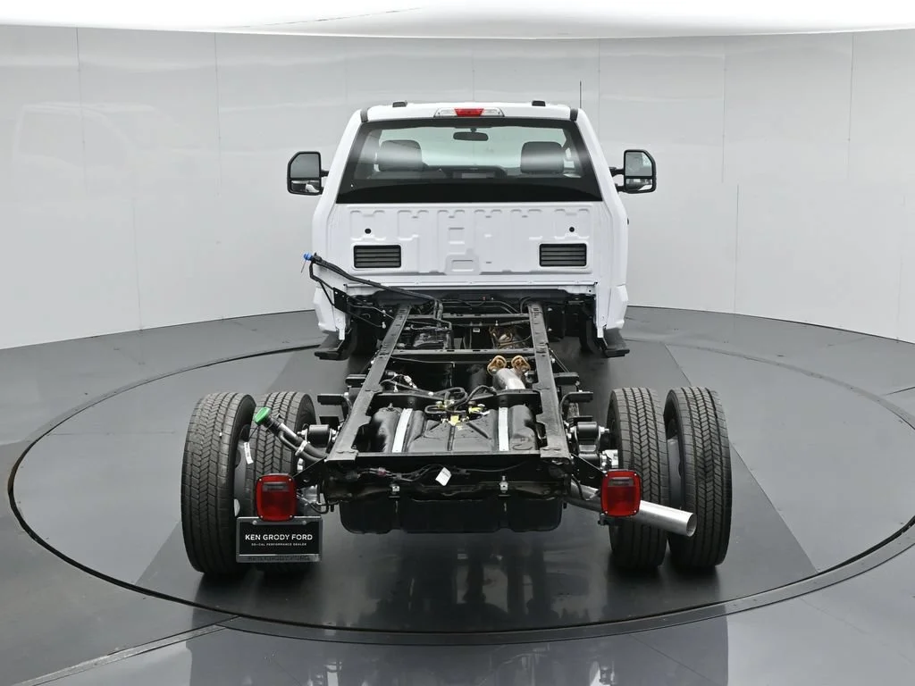 New 2026 Oxford White Ford XL image 31