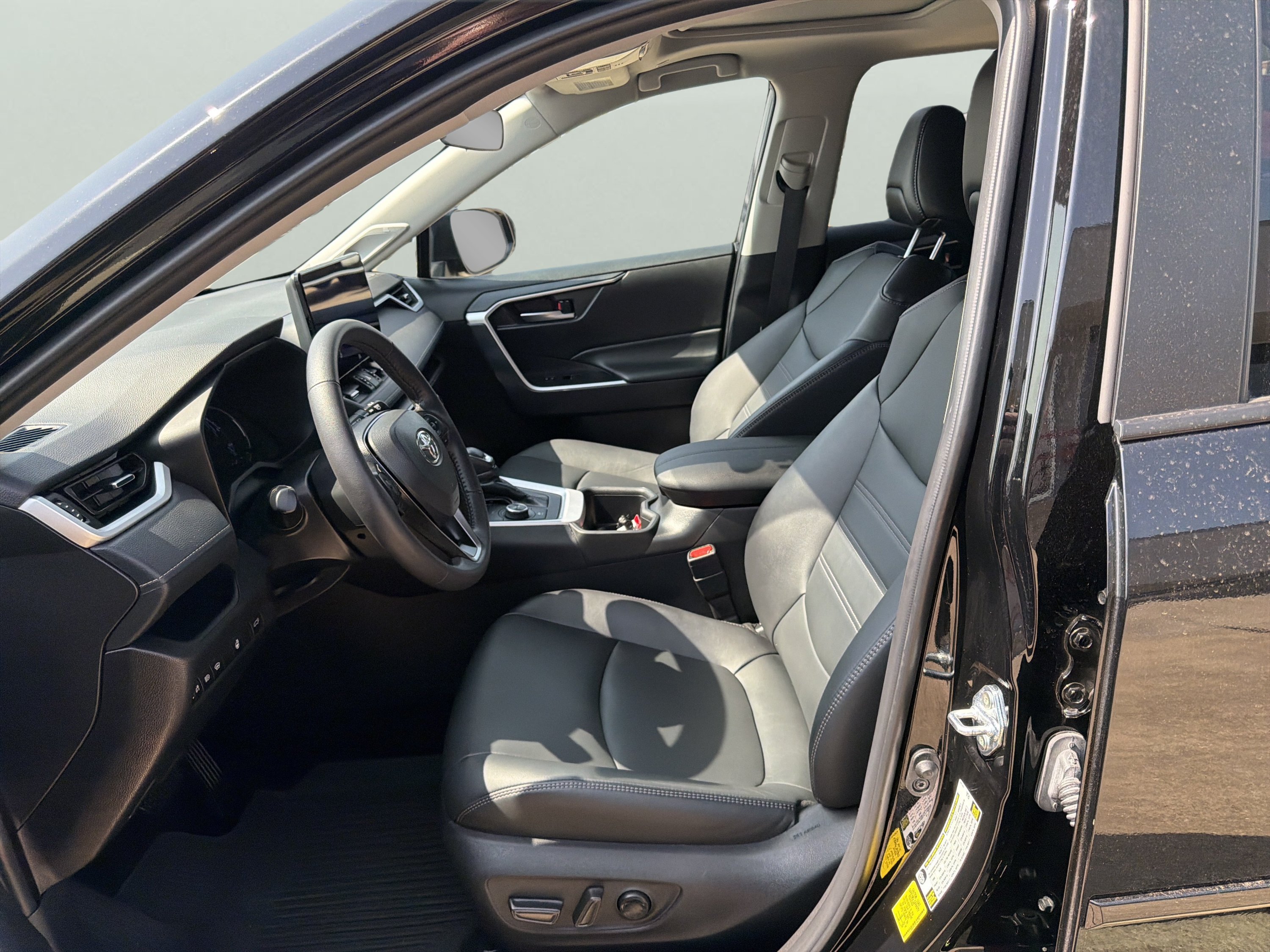 Certified Used 2025 Black Toyota Hybrid XLE Premium image 14
