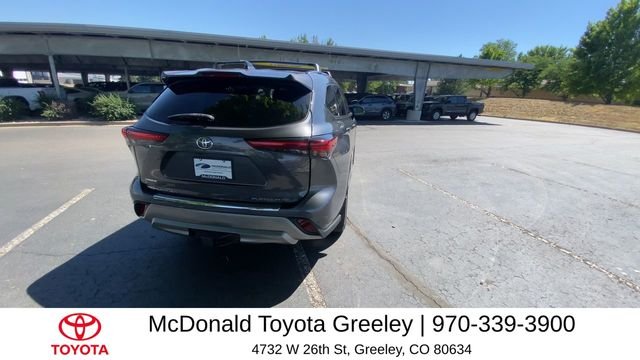 Used 2022 Gray Toyota Platinum image 6