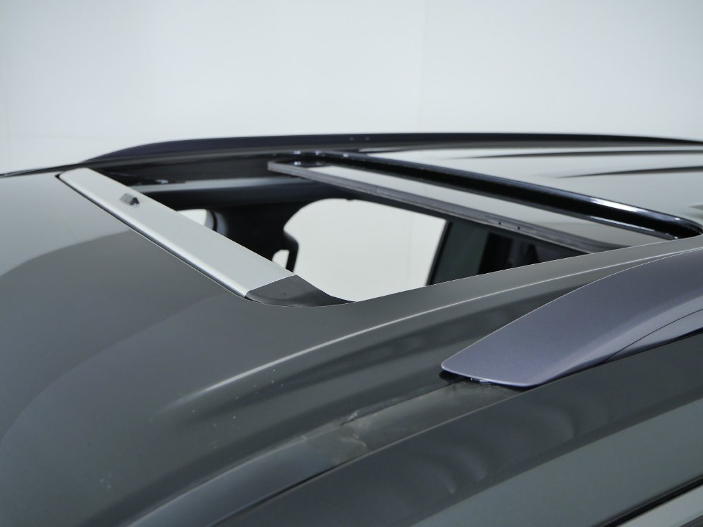 Used 2025 Black Lexus 600 Luxury image 18