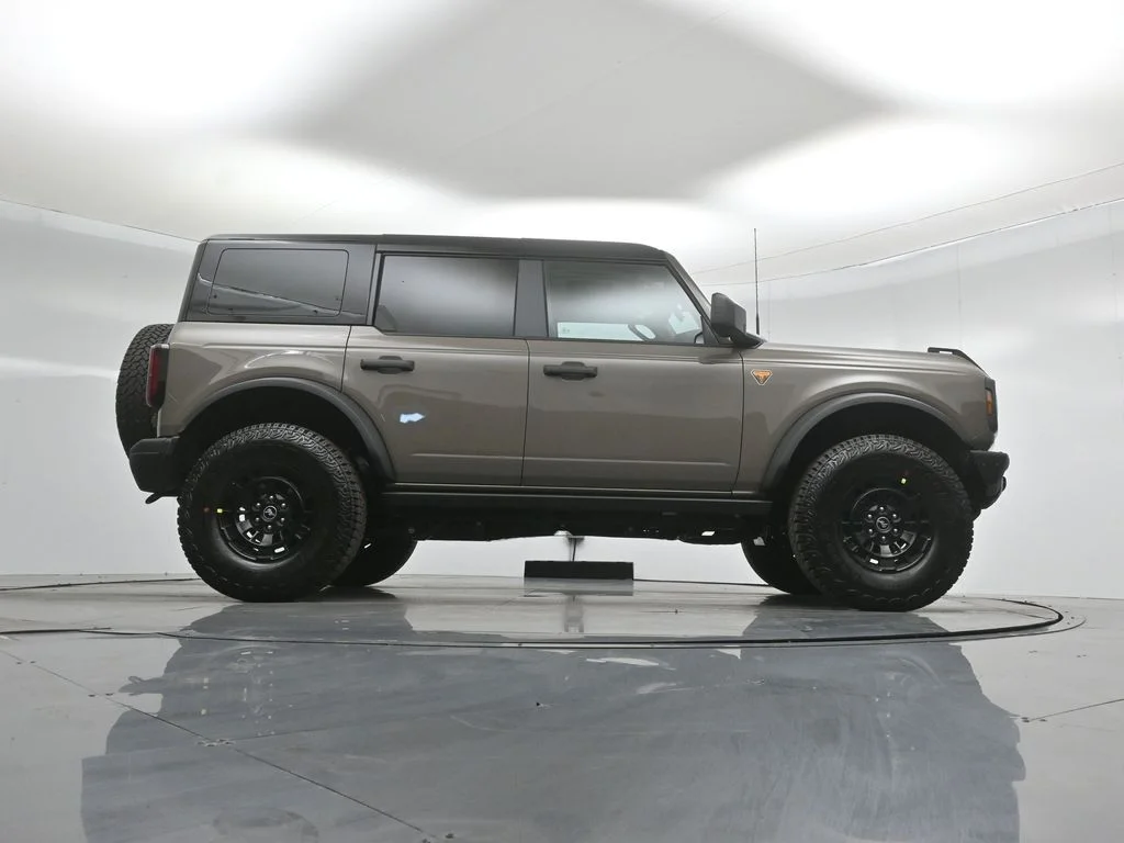 New 2026 Marsh Gray Ford Badlands image 45