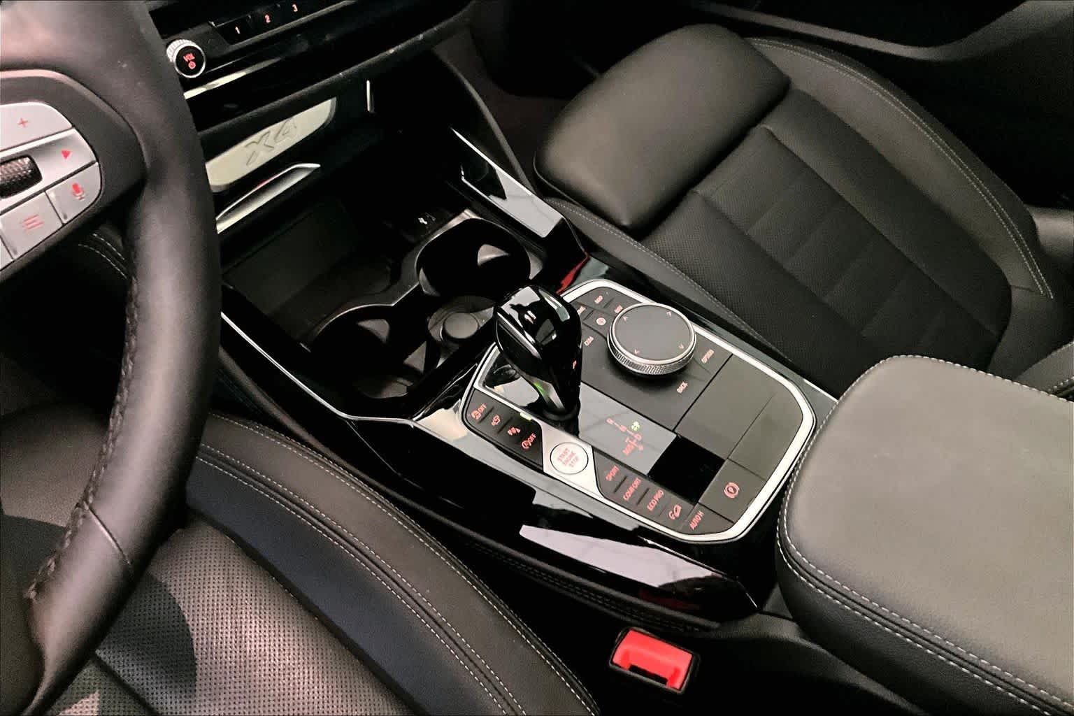 Used 2022 Dark Graphite Metallic BMW xDrive30i image 14