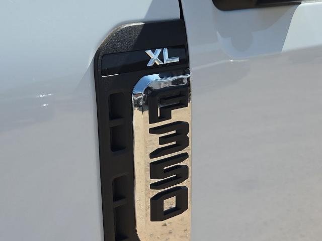 New 2026 White Ford F350 4X4 CREW/C image 39