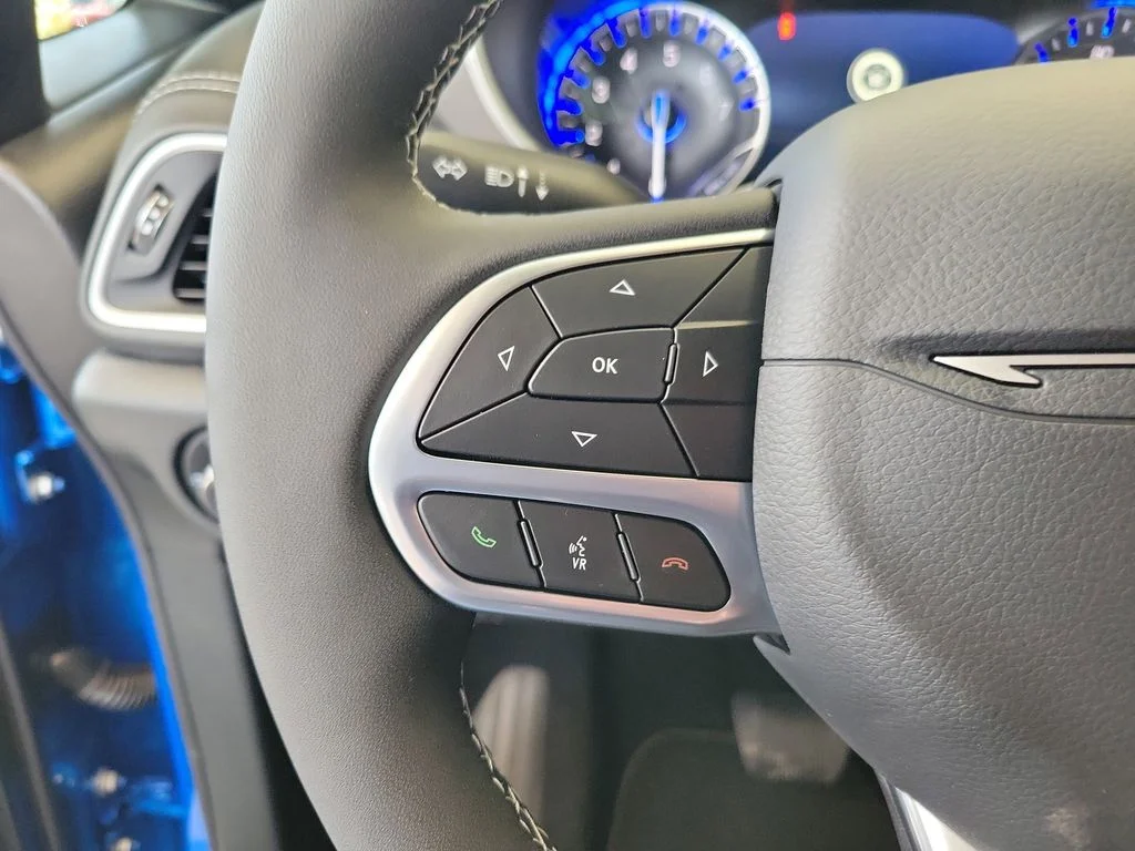 New 2027 Hydro Blue Pearl-Coat Exterior Paint Chrysler Select image 12