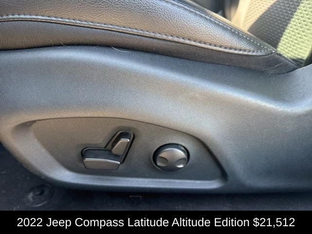 Used 2022 Bright White Clearcoat Jeep Latitude image 13