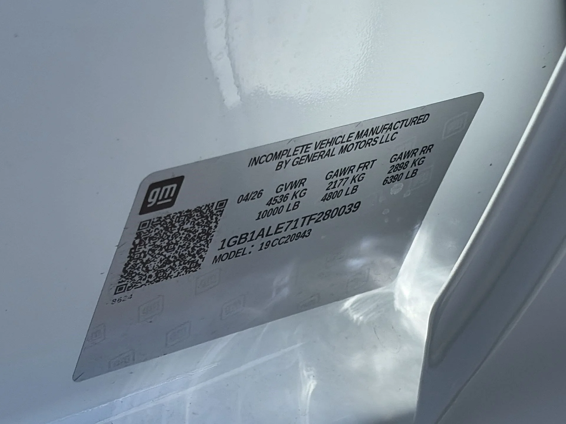New 2026 Summit White Chevrolet WT image 33
