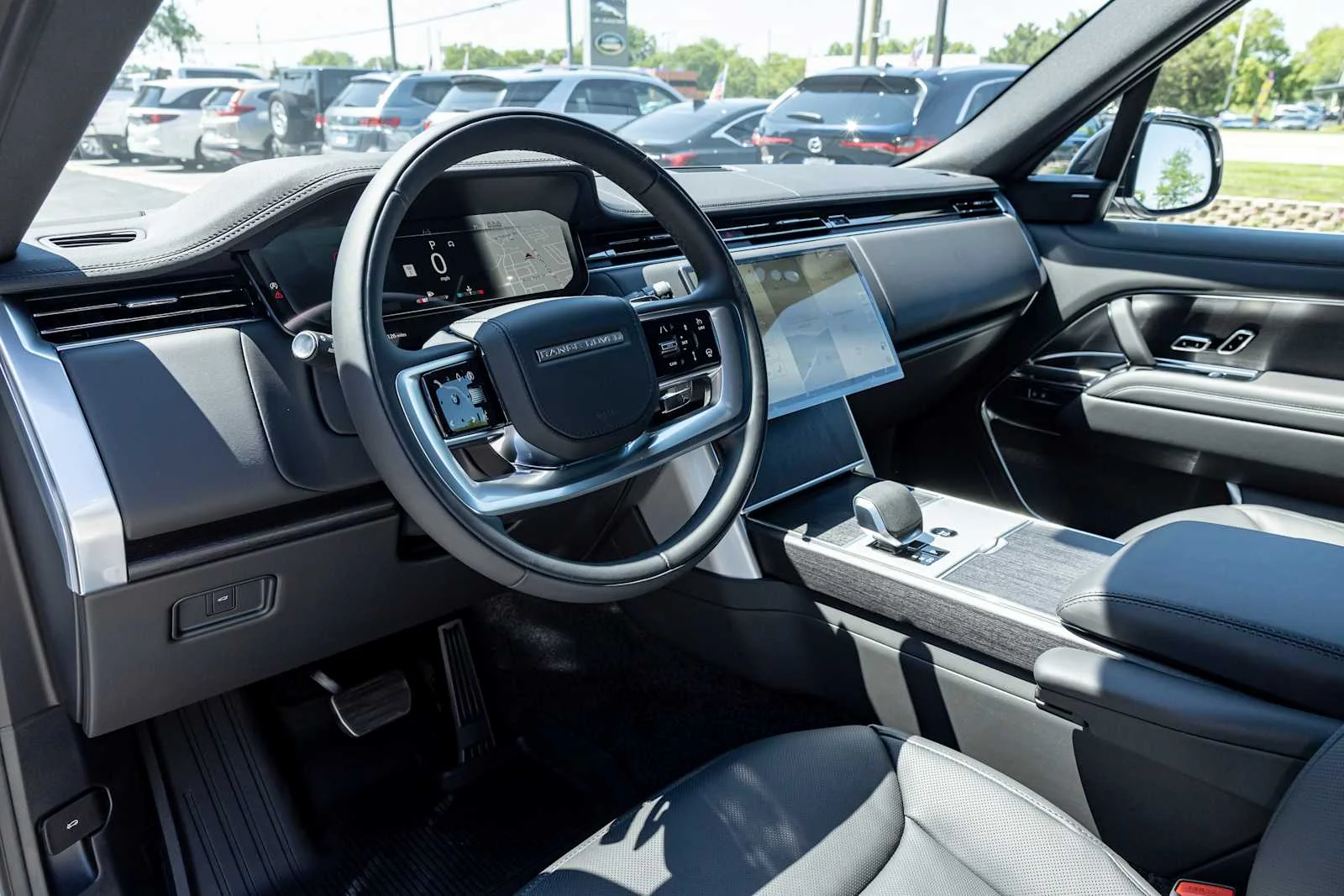 New 2026 Fuji White Land Rover SE image 13