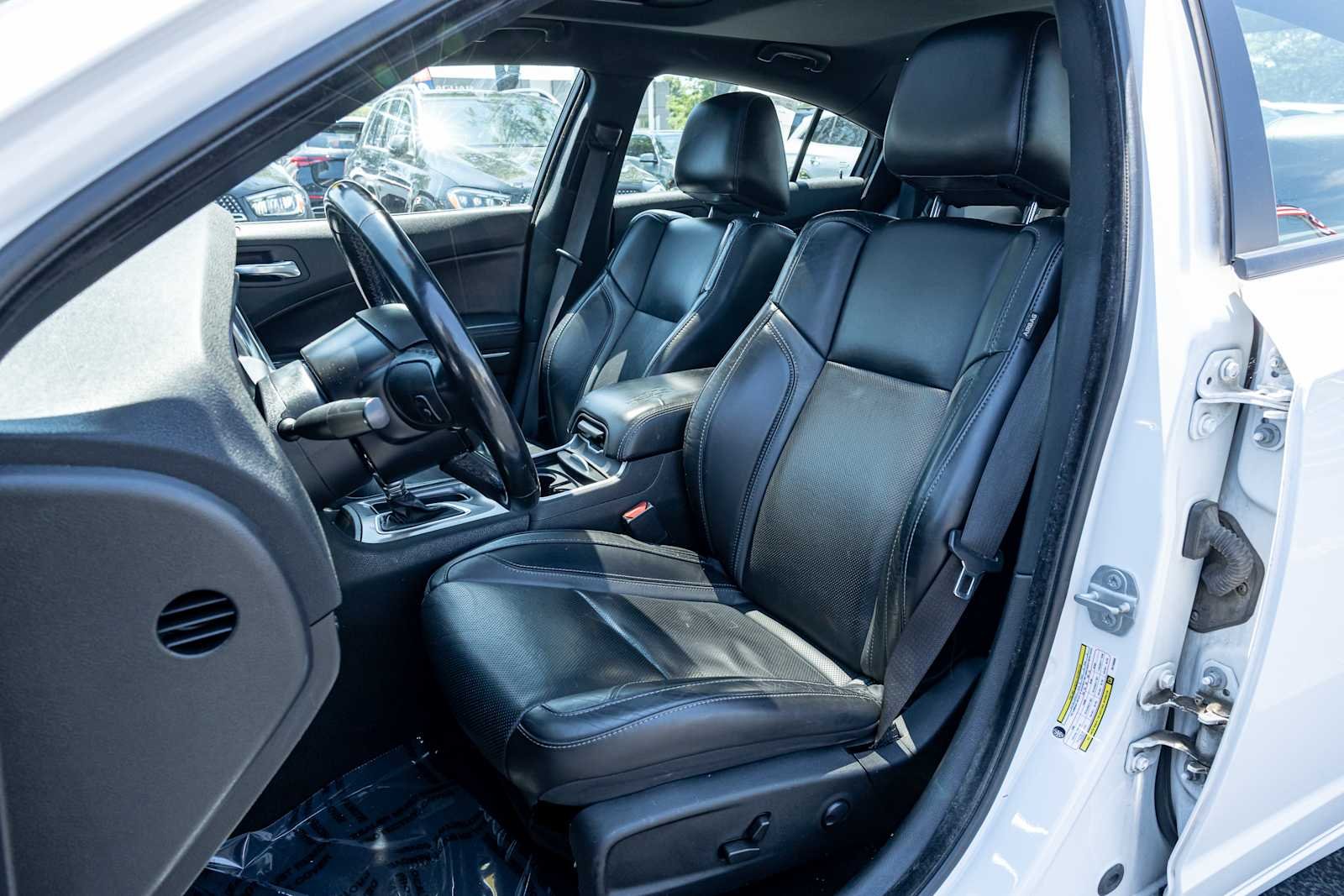 Used 2022 White Knuckle Clearcoat Dodge SXT image 30