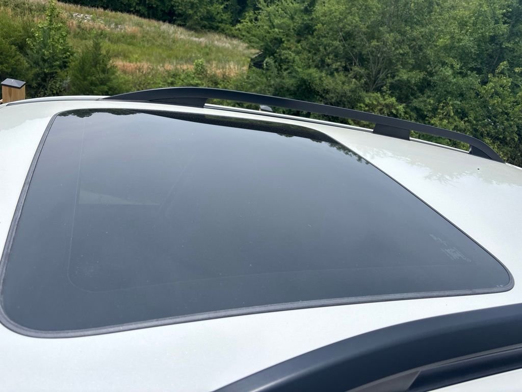 Used 2018 Crystal White Pearl Subaru 2.5i Limited image 13