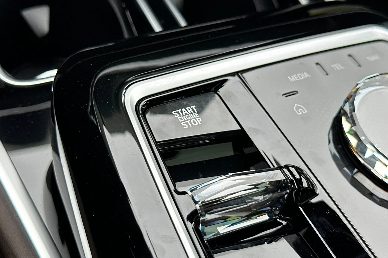 New 2026 Black Sapphire Metallic BMW 750e xDrive image 21