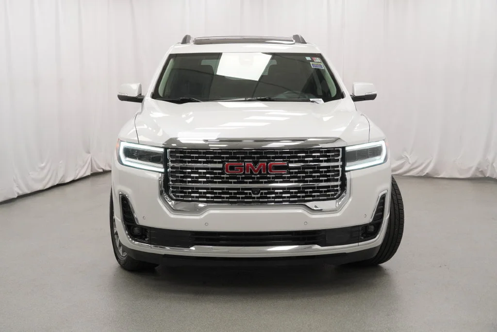 Used 2023 White Frost Tricoat GMC Denali image 40