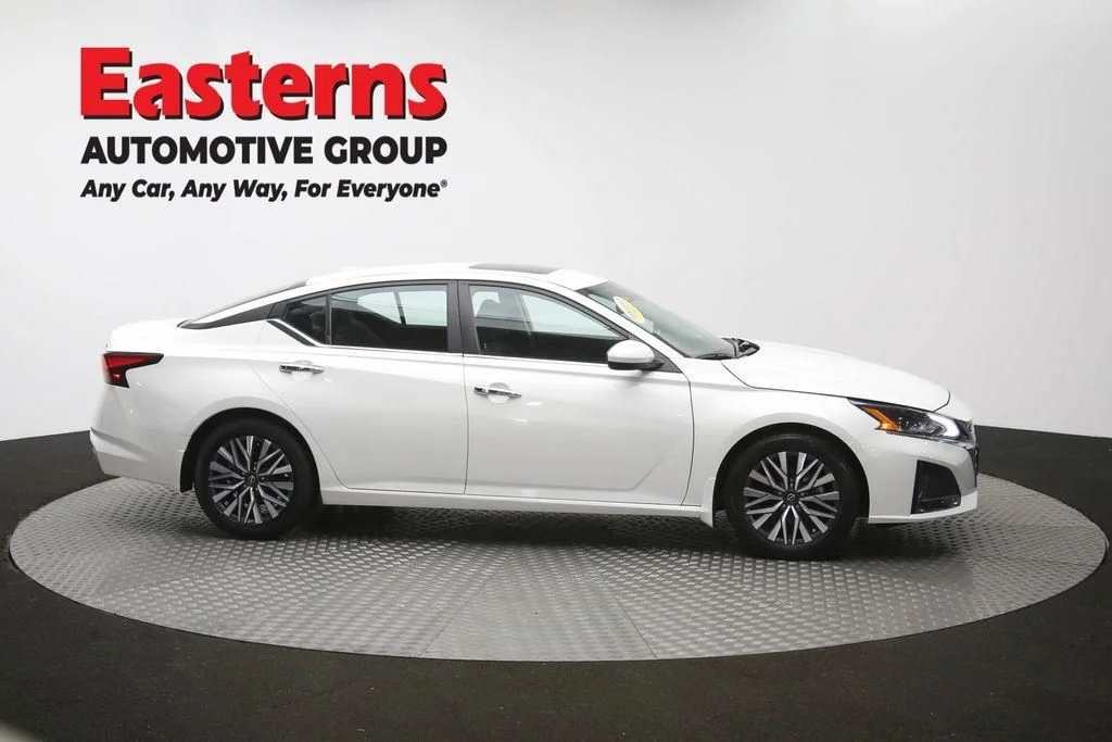Used 2024 White Nissan 2.5 SV image 49