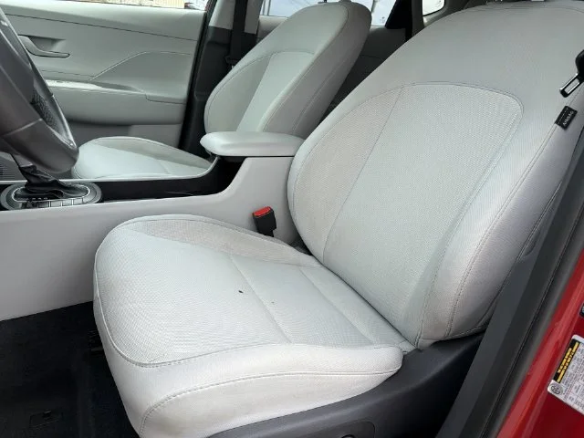 Used 2025 Red Hyundai SEL image 32