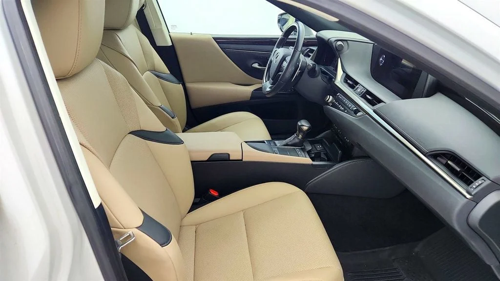 Used 2021 Eminent White Pearl Lexus ES 250 AWD w/ Premium Pkg & Blind Spot Monitor image 22