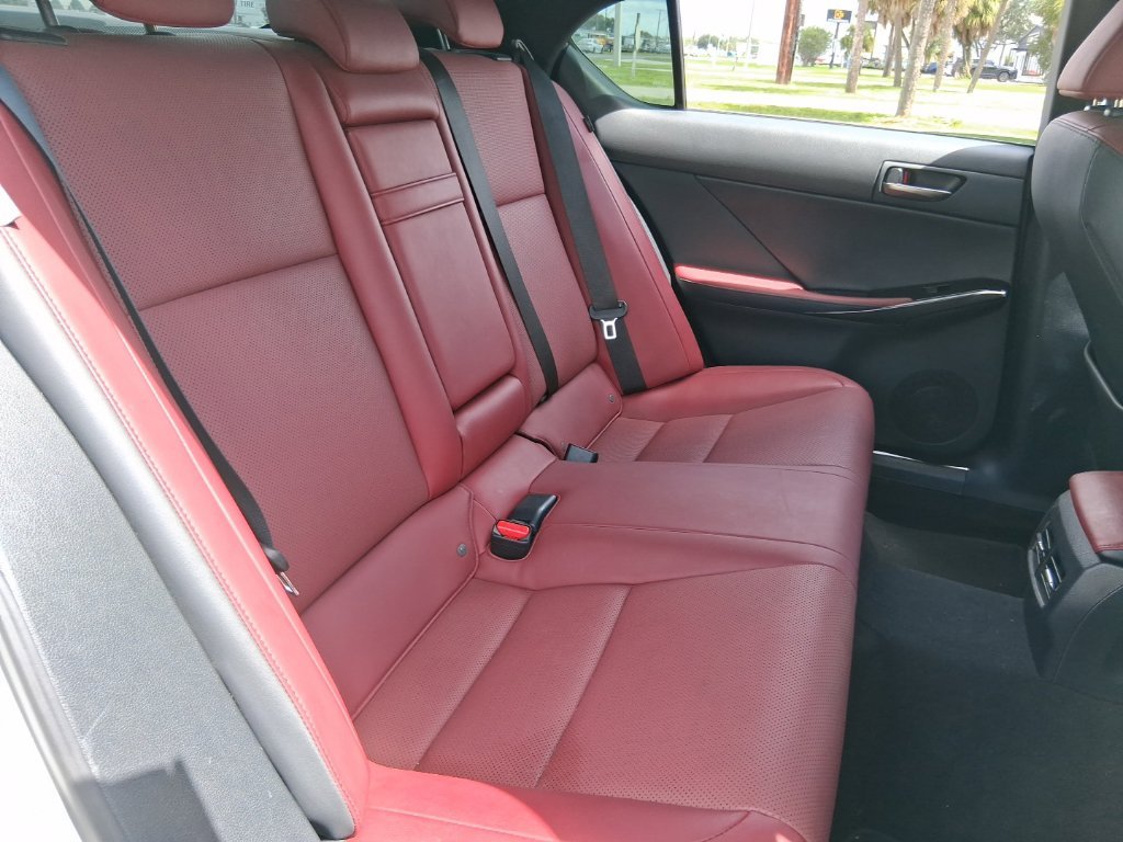 2021 Lexus IS 300 - Photo 18