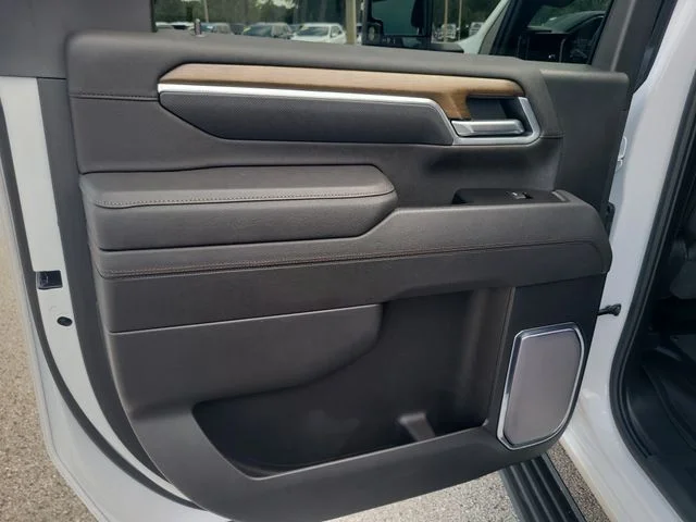 Used 2025 Beige Chevrolet High Country image 11