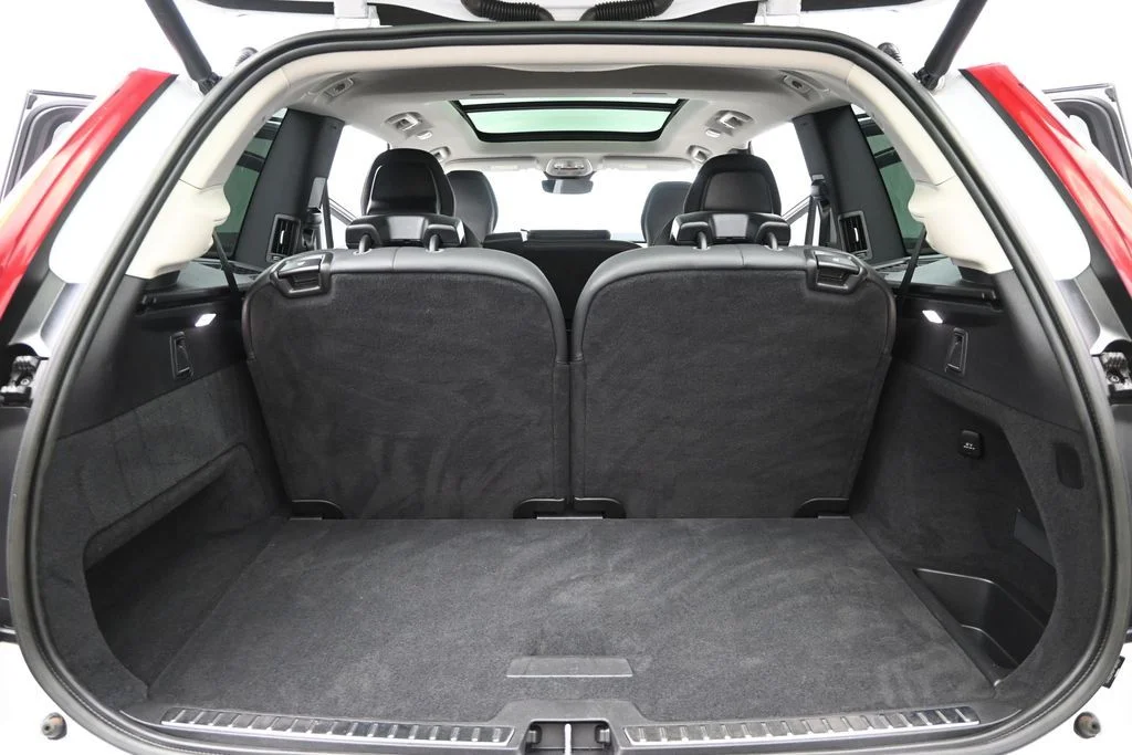 Certified Used 2023 Crystal White Volvo Plus image 20
