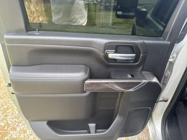 Used 2020 Silver Chevrolet LTZ image 25