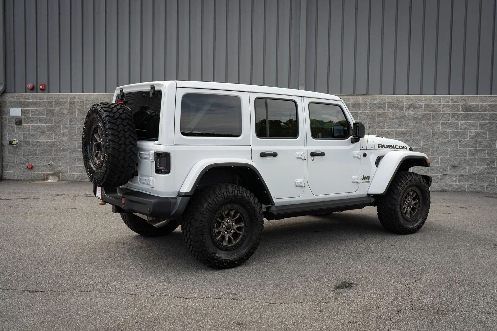 Used 2022 White Jeep Unlimited Rubicon 392 image 22