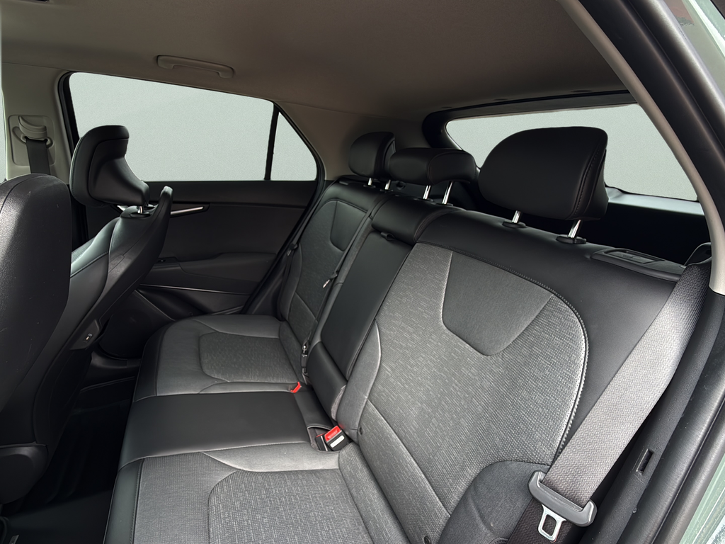 Used 2023 Cityscape Green Kia SX image 28