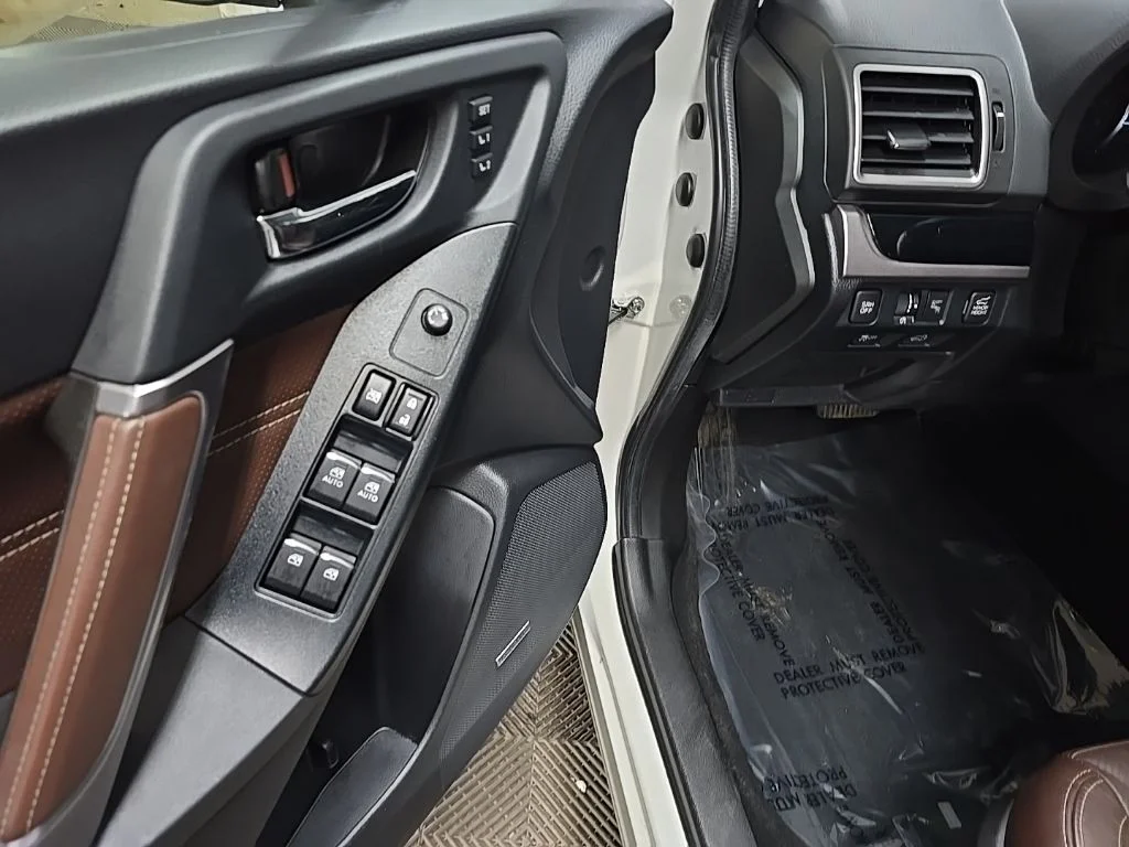 Used 2017 White Subaru 2.5i Touring image 32