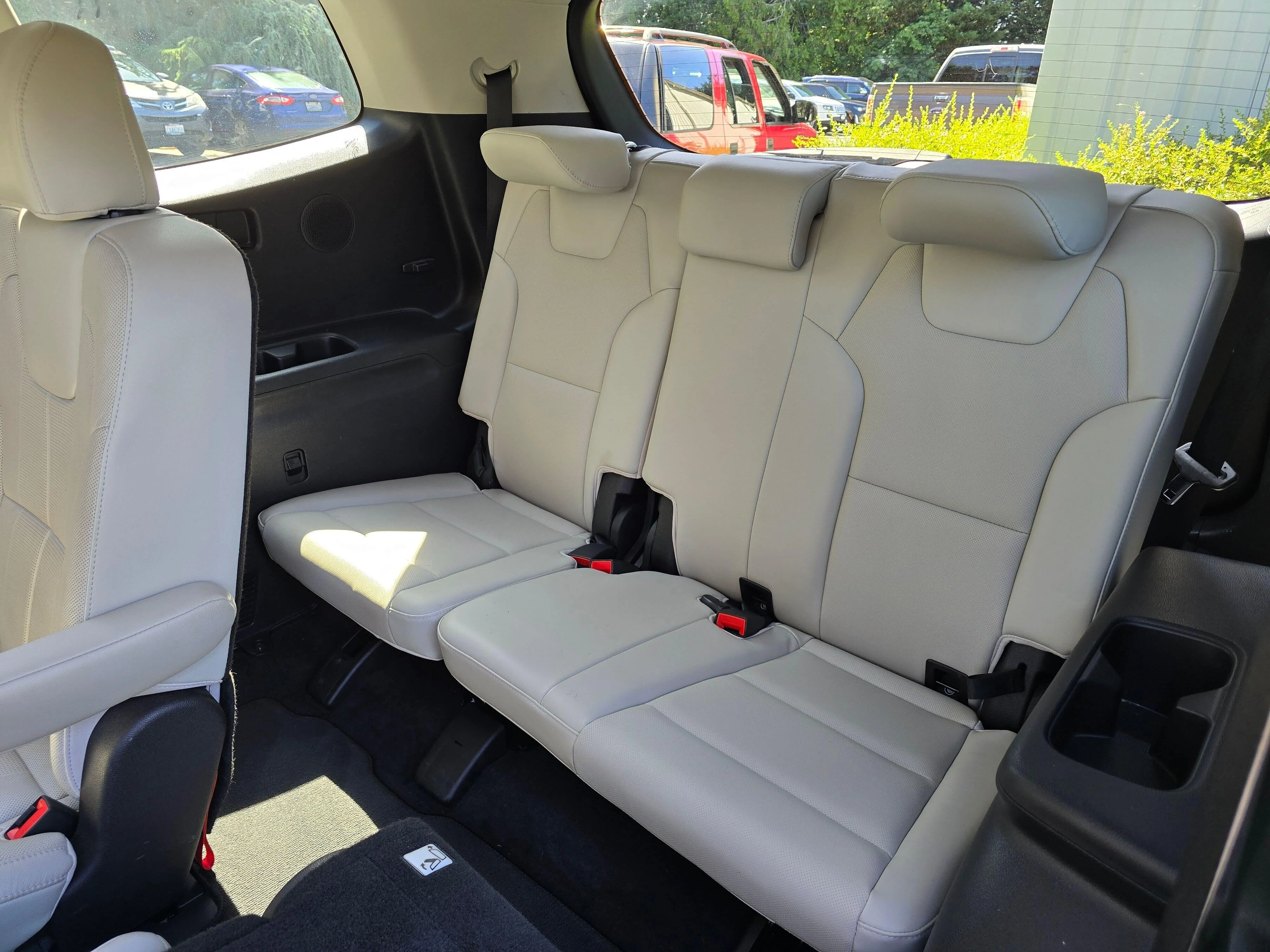 Used 2020 Ebony Black Kia SX image 11