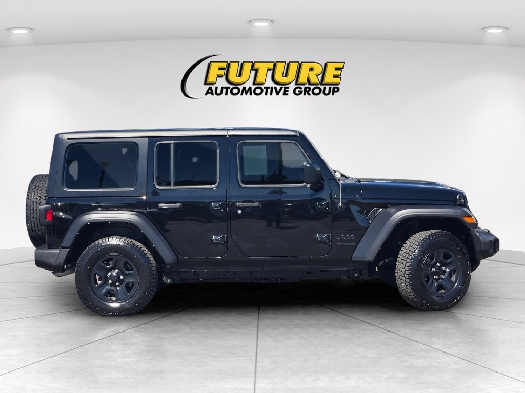 Used 2022 Black Jeep Unlimited Sport image 3