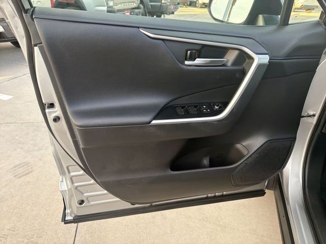 2021 Toyota RAV4 XSE - Photo 9