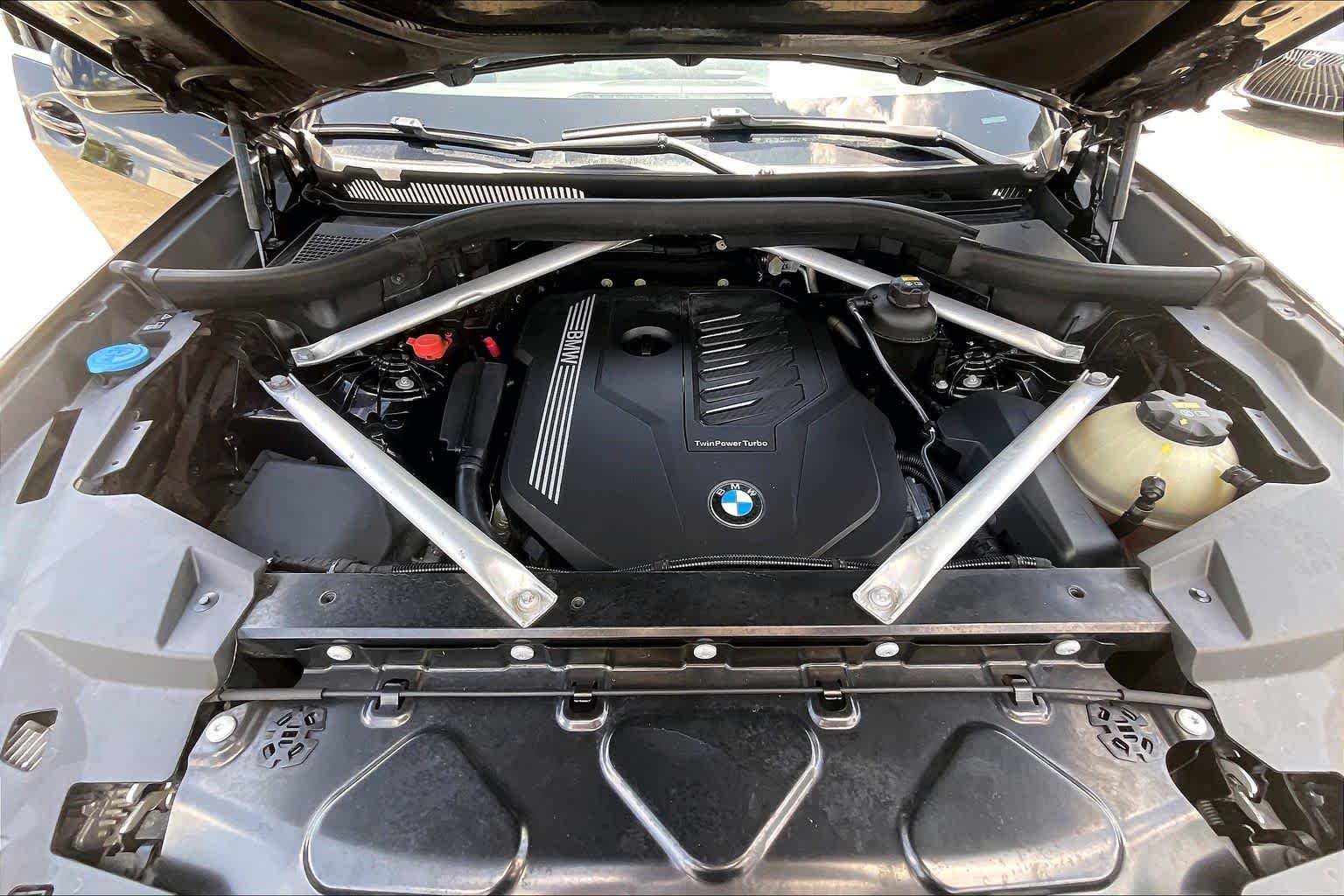 Used 2019 Black Sapphire Metallic BMW xDrive40i image 30