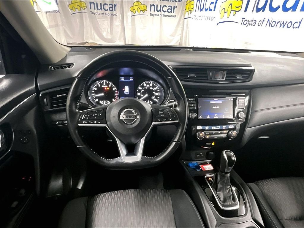 Used 2020 Blue Nissan SV image 16