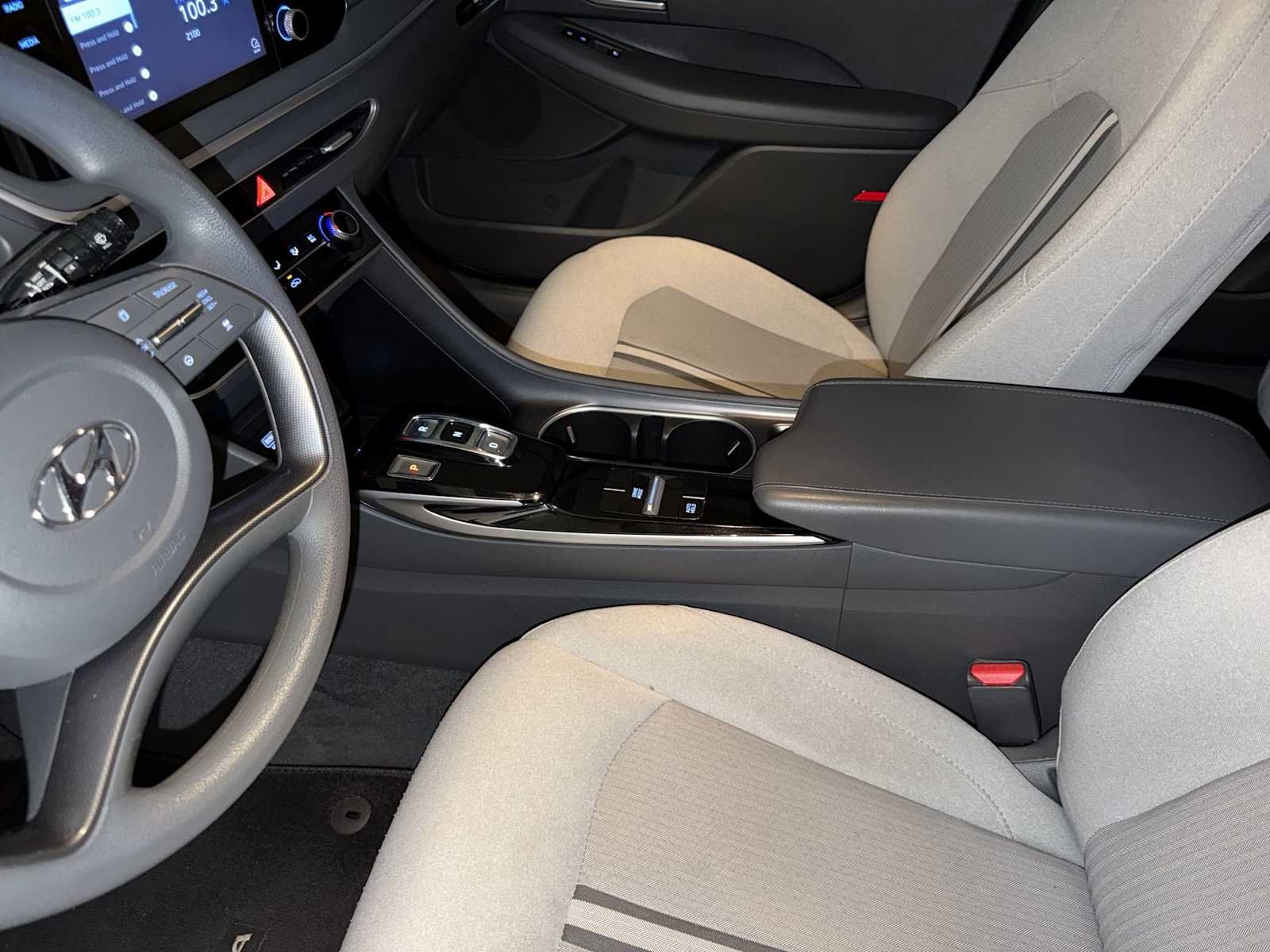 2020 Hyundai Sonata SE - Photo 18