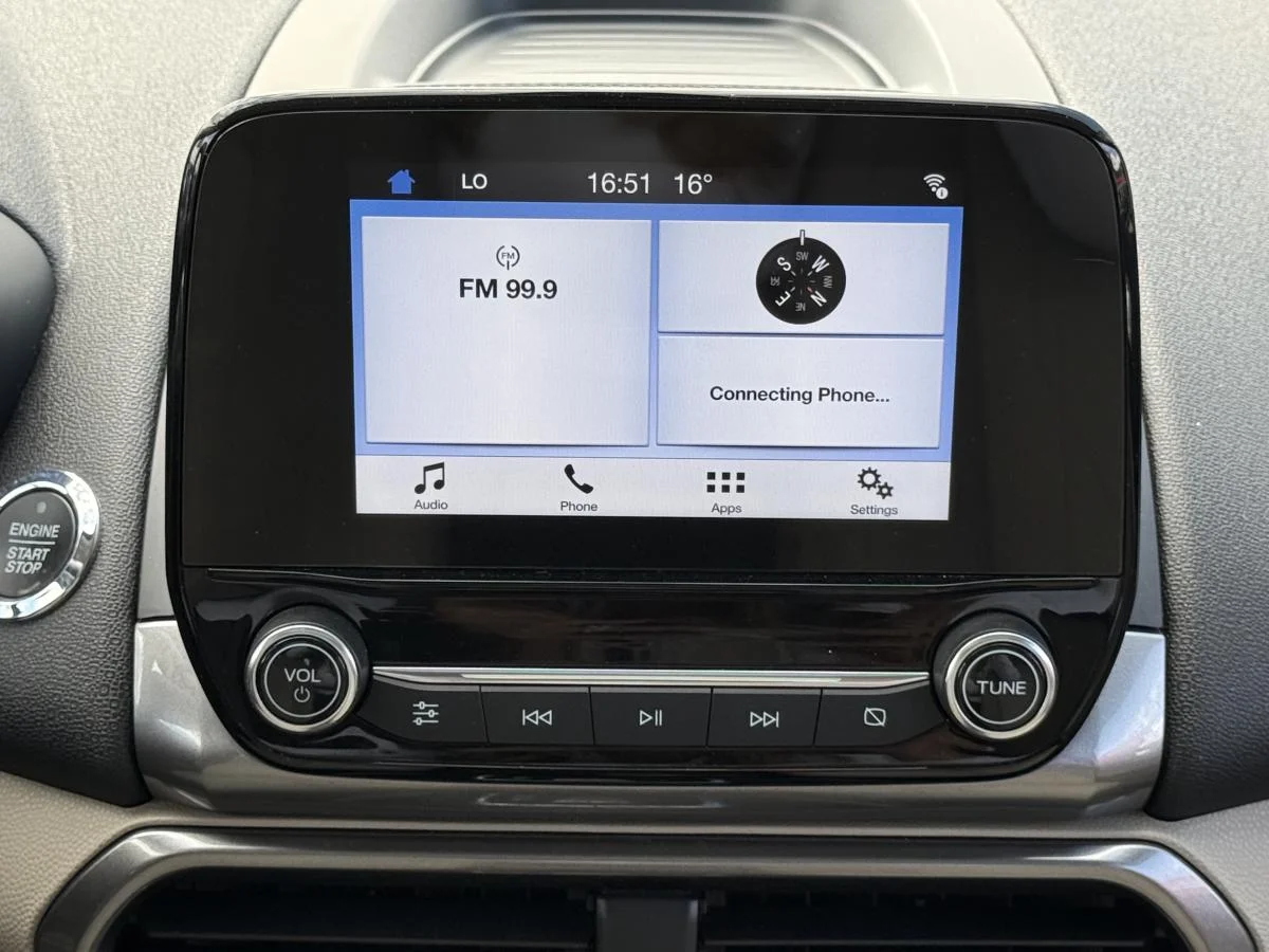 Used 2018 Blue Ford SE image 22