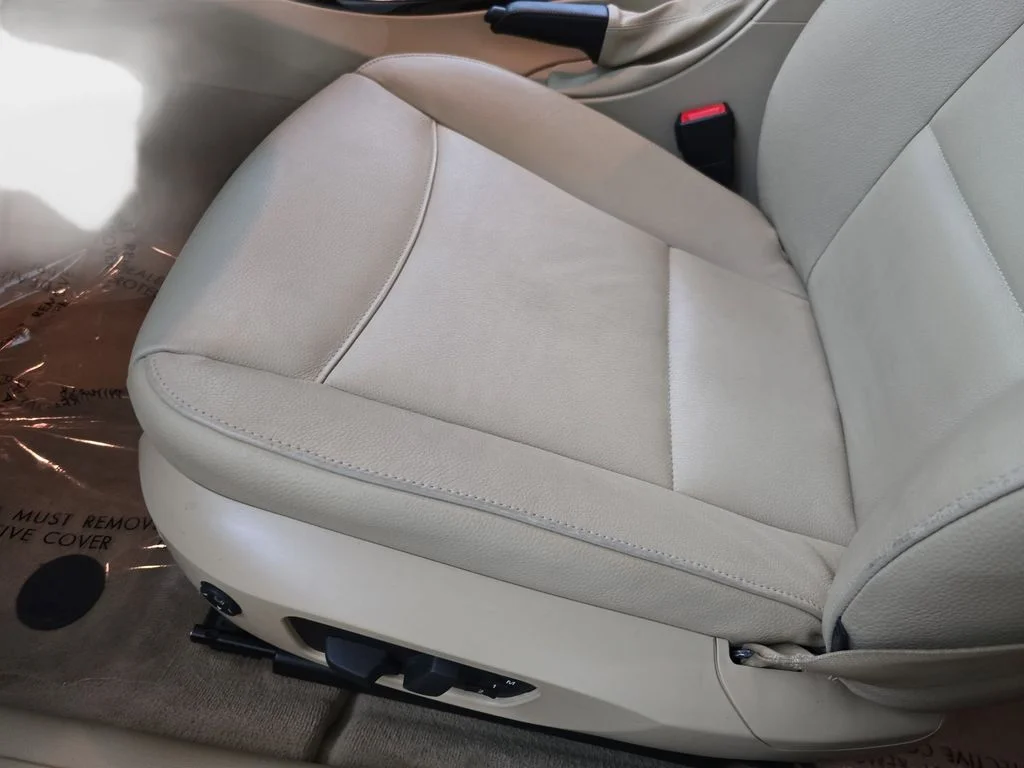 Used 2011 Deep Sea Blue Metallic BMW 328i xDrive image 28