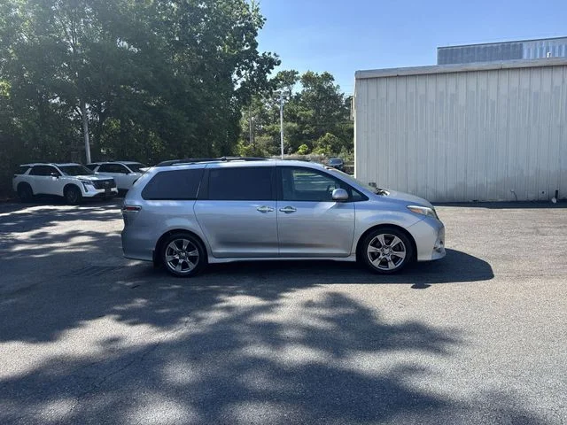 Used 2017 Silver Toyota SE Premium image 4