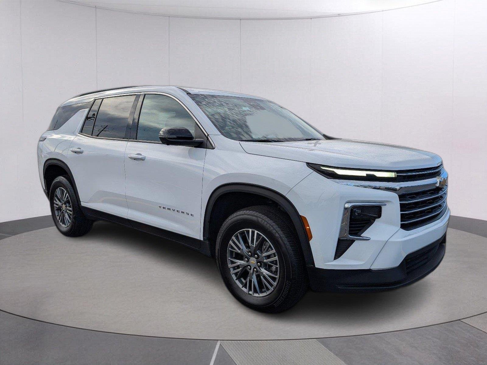 Used 2026 Summit White Chevrolet LT image 9