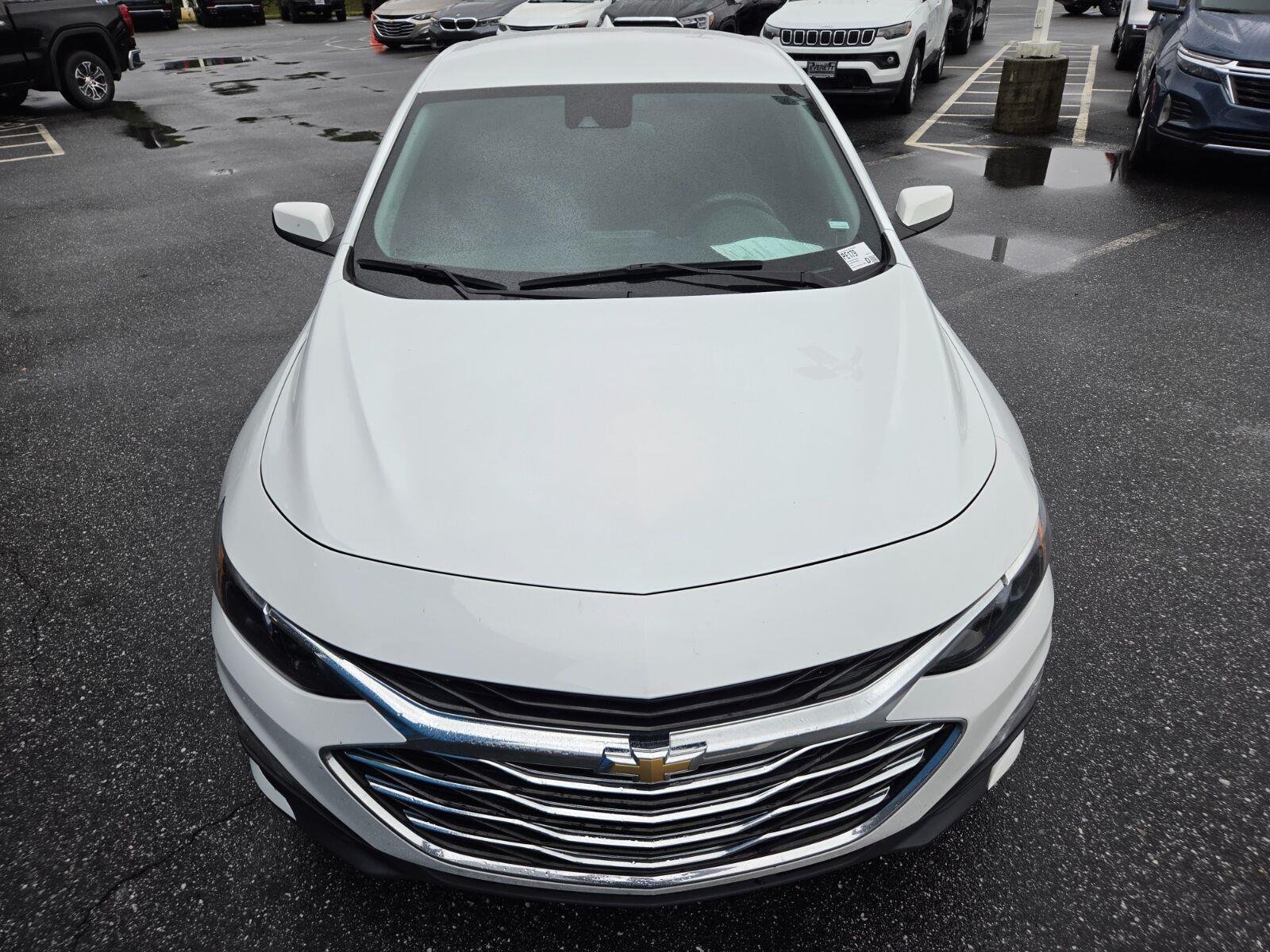 Used 2024 Summit White Chevrolet 1LT image 2
