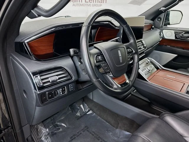 Used 2023 Black Metallic Lincoln Reserve image 9