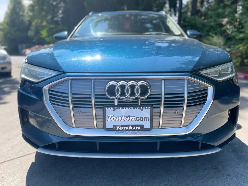 Used 2019 Galaxy Blue Metallic Audi Prestige image 9