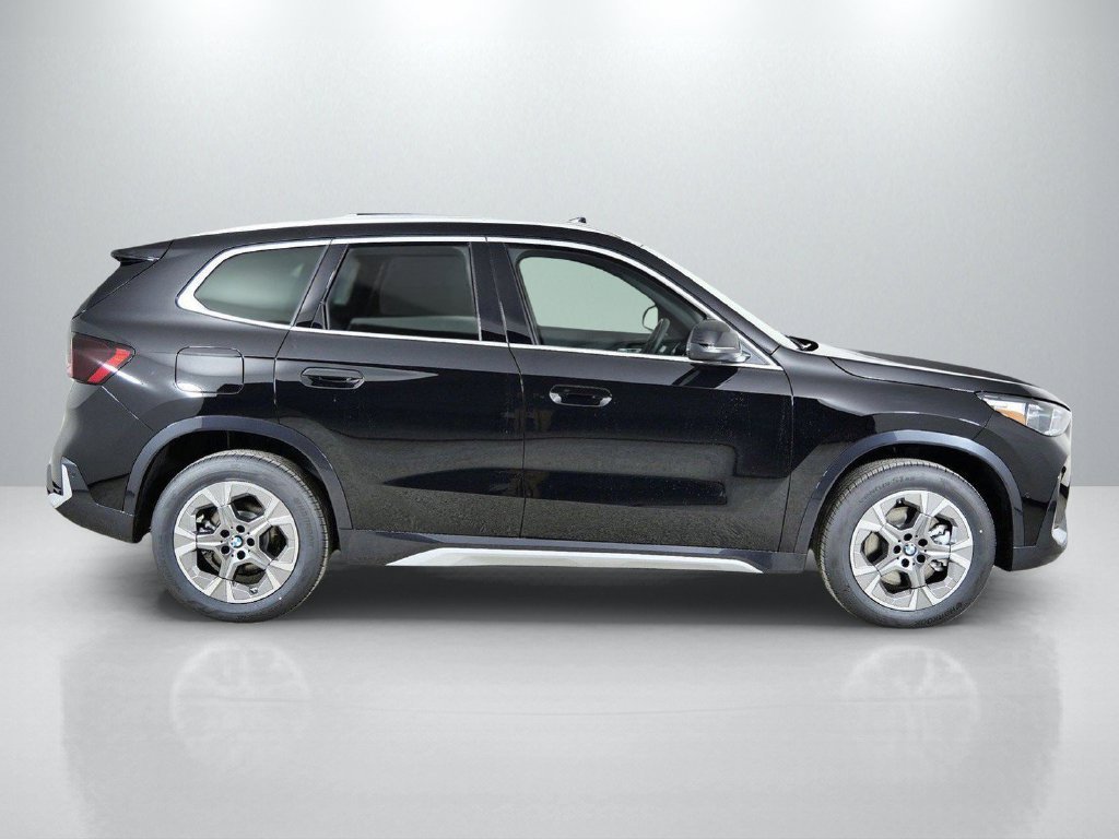 Used 2026 Jet Black BMW xDrive28i image 9