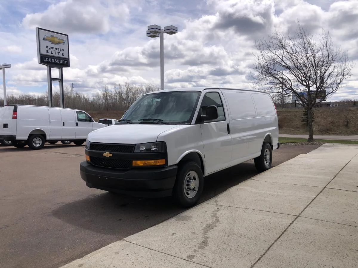 New 2026 White Chevrolet Rwd 3500 135 image 4