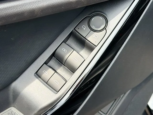 2027 Chevrolet Equinox LT - Photo 21
