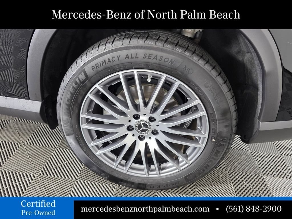 Certified Used 2026 Black Mercedes-Benz GLC 300 image 17