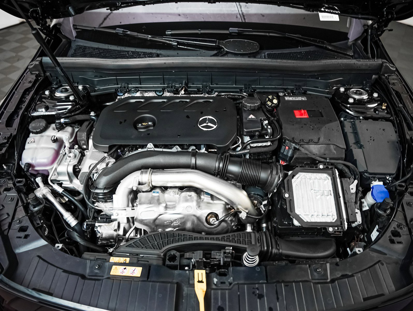 New 2026 Night Black Mercedes-Benz GLB 250 image 4