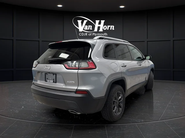 Used 2020 Billet Silver Metallic Jeep Latitude image 7