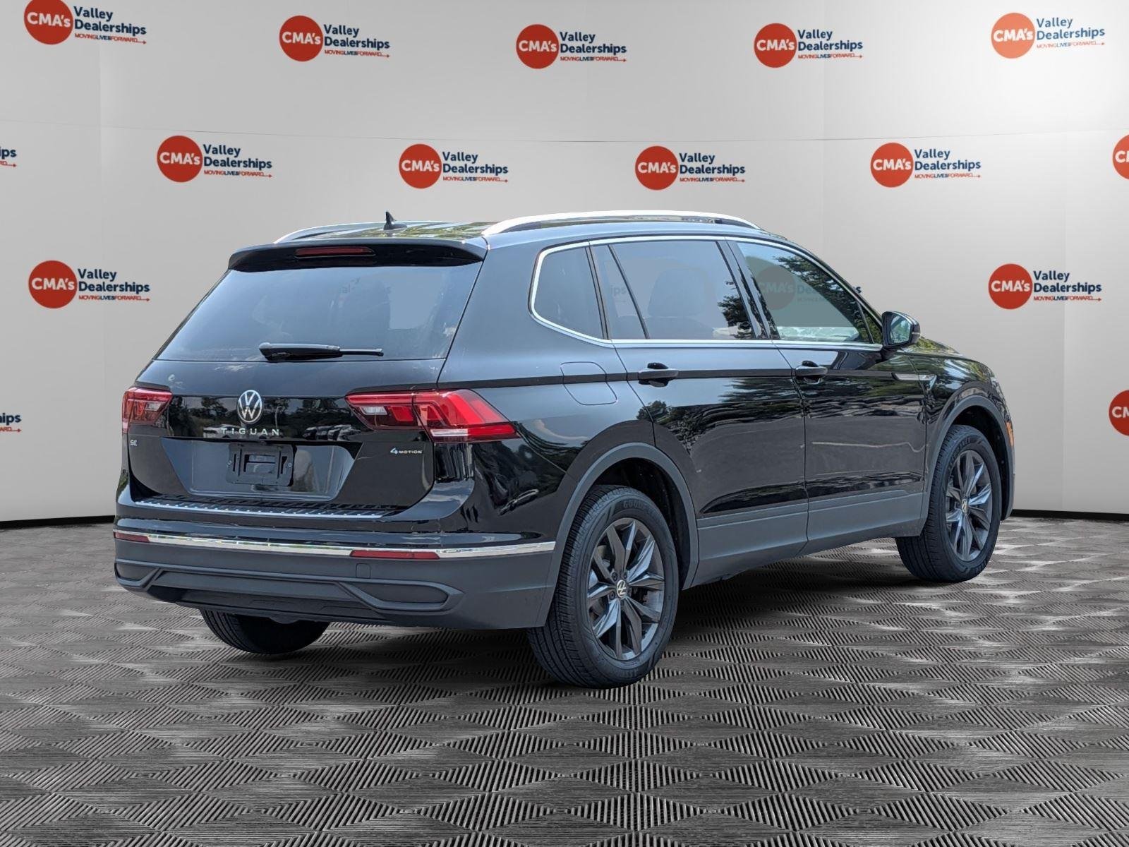 Used 2023 Deep Black Pearl Volkswagen SE image 5