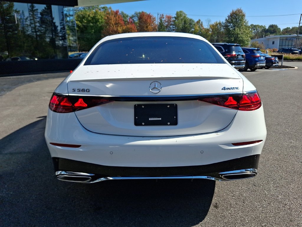 New 2027 MANUFAKTUR Moonlight White Metallic Mercedes-Benz S 580 image 5