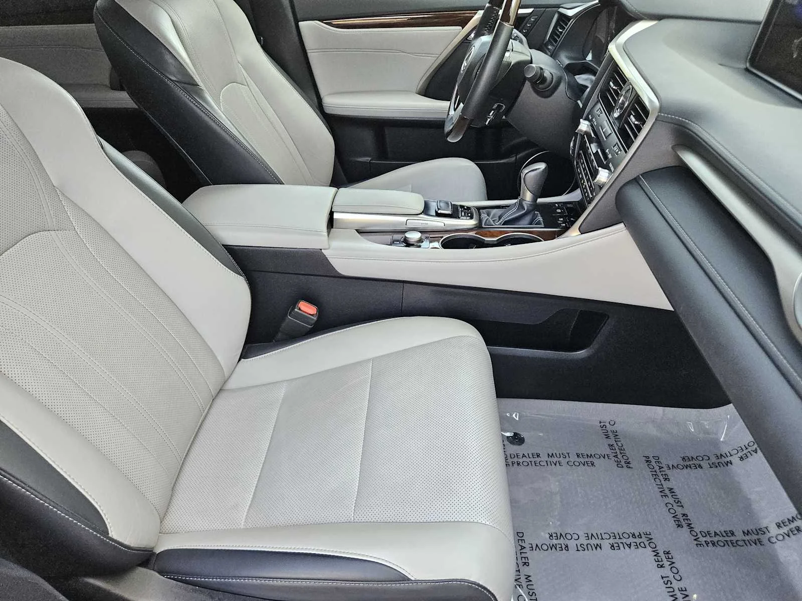 Used 2019 Atomic Silver Lexus  image 9